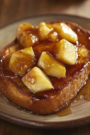 Golden French toast with caramelized cinnamon apples